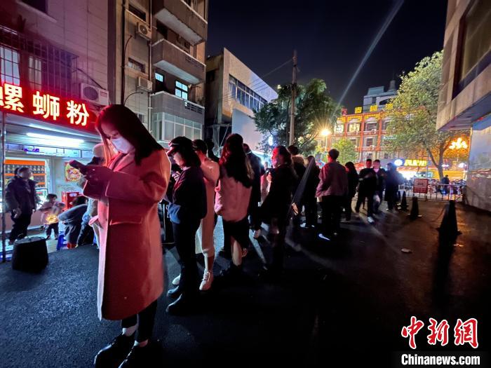 广西工业城市因“网红小吃”走红春节假期接待游客373.38万人次
